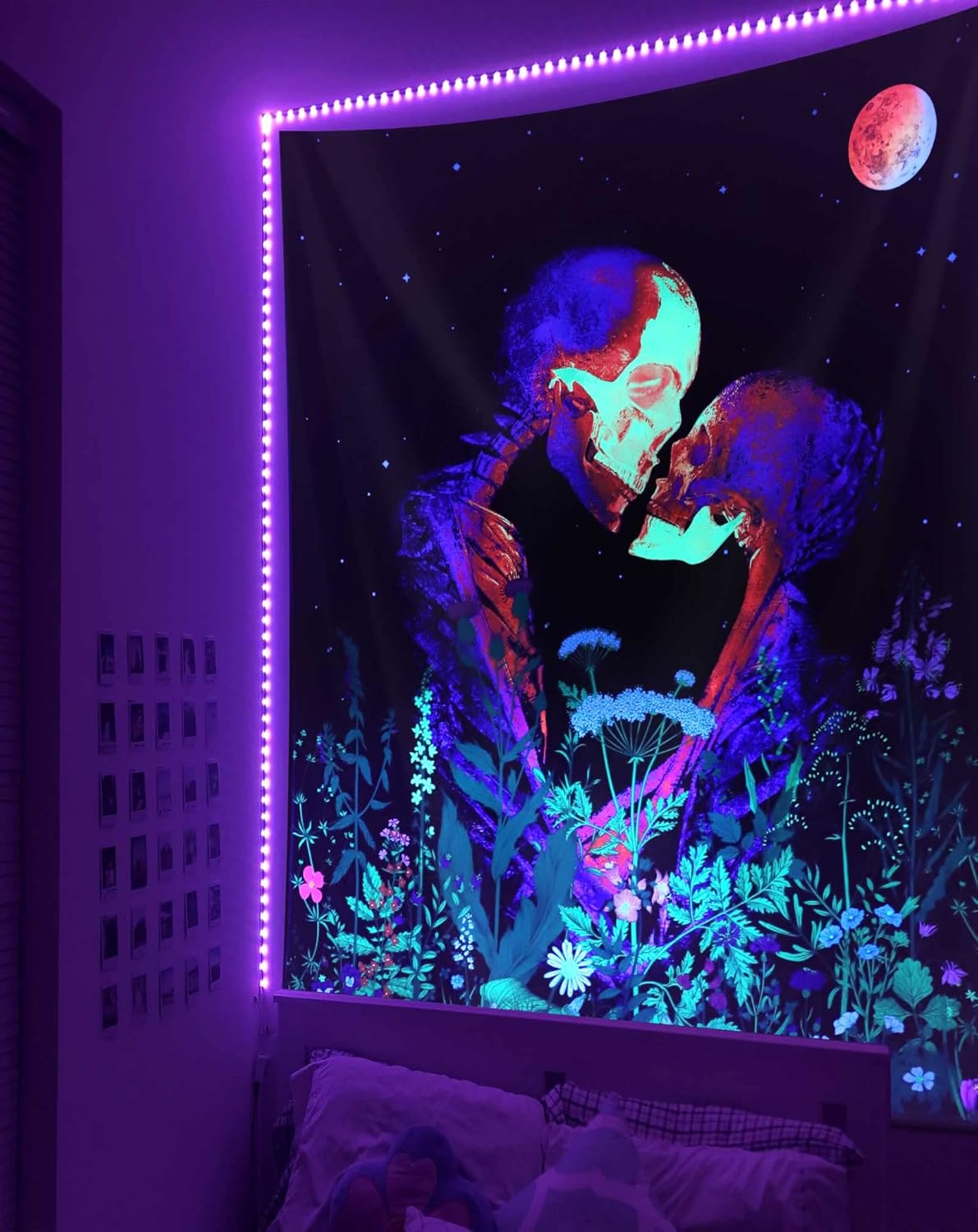 Tapestries - ADDWel Blacklight Skull Tapestry Glow In The Dark, The Kissing Lovers Black Light Psychedelic Poster Skeleton UV Reactive Tapestry for Bedroom, Wall Hanging Art for Room Dorm Decor (30