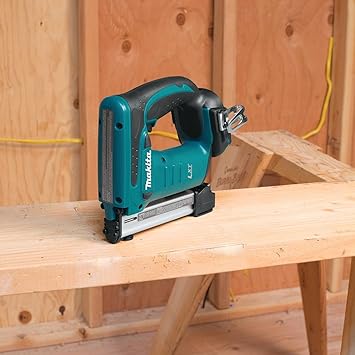 Makita XTS01Z featured image 2