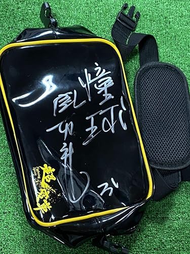 Amazon Co Jp 阪神タイガース 超変革 31 掛布雅之 直筆サイン入りエナメルポーチ ホビー 通販