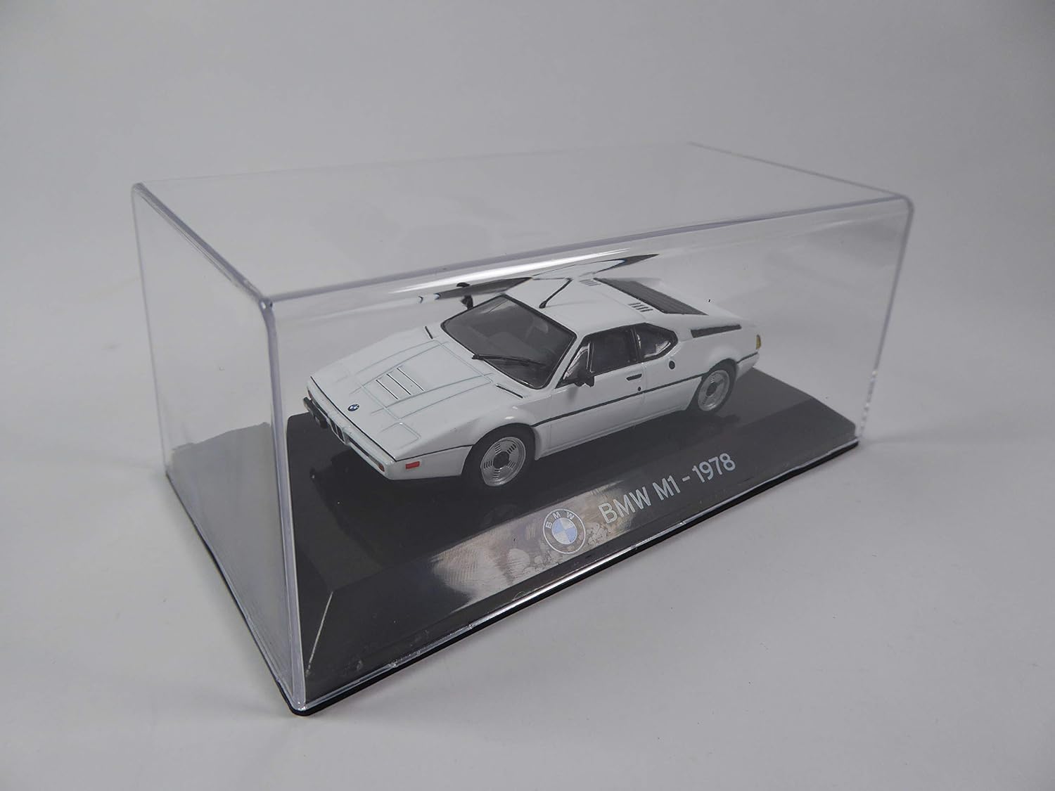 OPO 10 - Car 1/43 Collection SUPERCARS Compatible with BMW M1 1978 - S75 UP075, White, Medium - Image 3