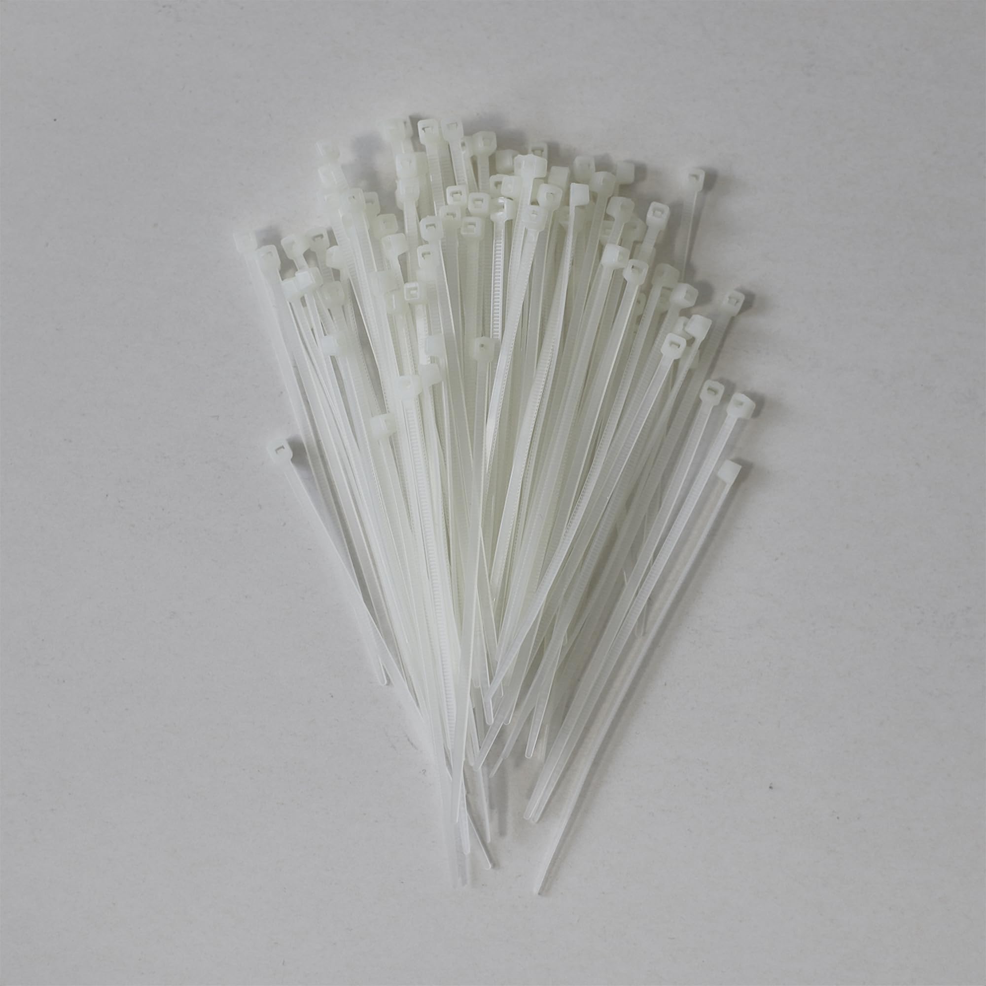 Schneider Electric Thorsman Cable Ties, Pack of 100, Made of Polyamide, 100 x 2.5 mm, Clear Colour, Various Sizes, Smooth Rounded Edges, Super Durable, Self-Locking Cable Ties for Cable Management