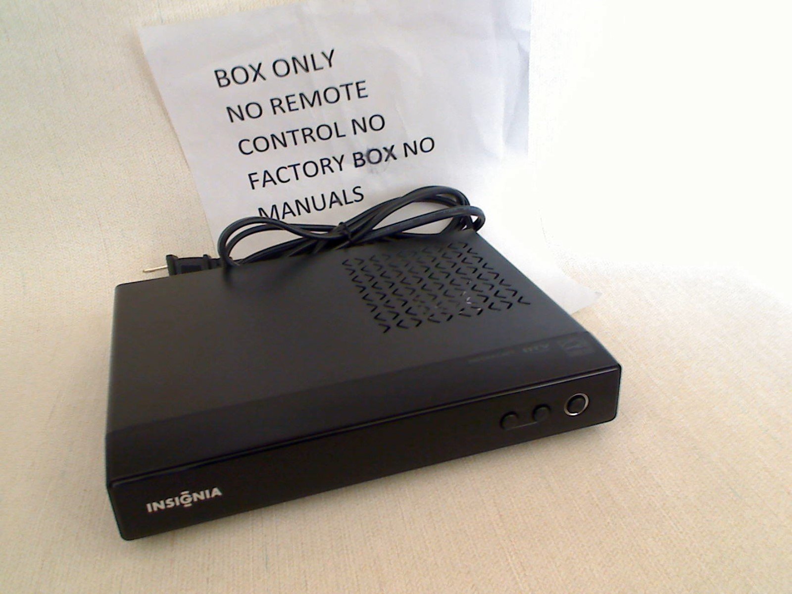 Insignia Digital to Analog Converter Box NS-DXA1-APT