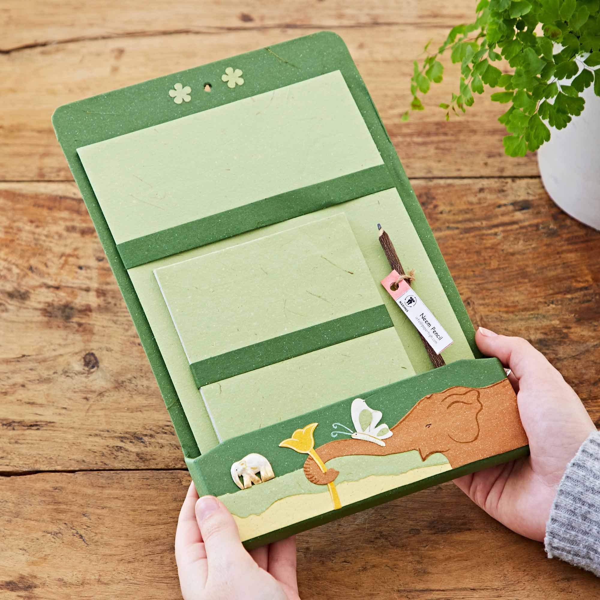 Elephant Dung Writing Set | Green | 10 Sheets of A5 Recycled Paper and 5 Envelopes | Letter Writing Stationery Sets | 18cm x 28cm | Genuine Elephant Poo | Fair Trade and Handmade for Men and Women