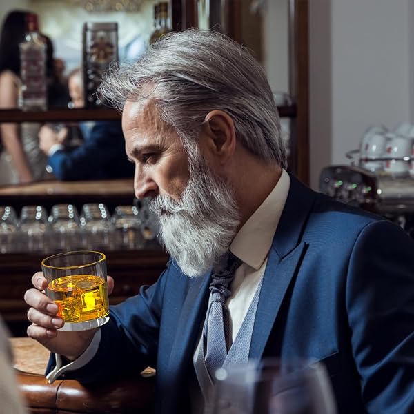 WHISKEY DECANTER WITH 2 GLASSES,CREATIVE CRYSTAL WHISKEY DECANTER SET,25OZ BOURBON WHISKEY DECANTER LIQUOR DECANTER FOR WHISKY LOVERS,BEST RETIREMENT & BIRTHDAY GIFTS FOR MEN DAD