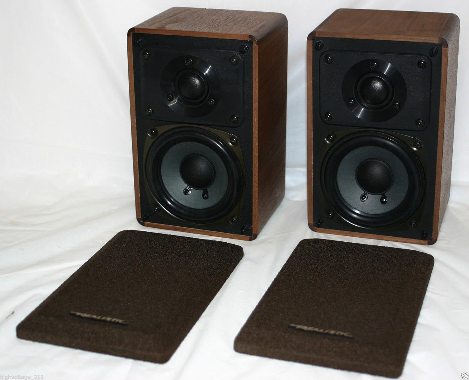 realistic minimus speakers