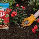 Topline Rose Plant Feed & Protect Bundle 3kg + 2x500ml Concentrate view 3