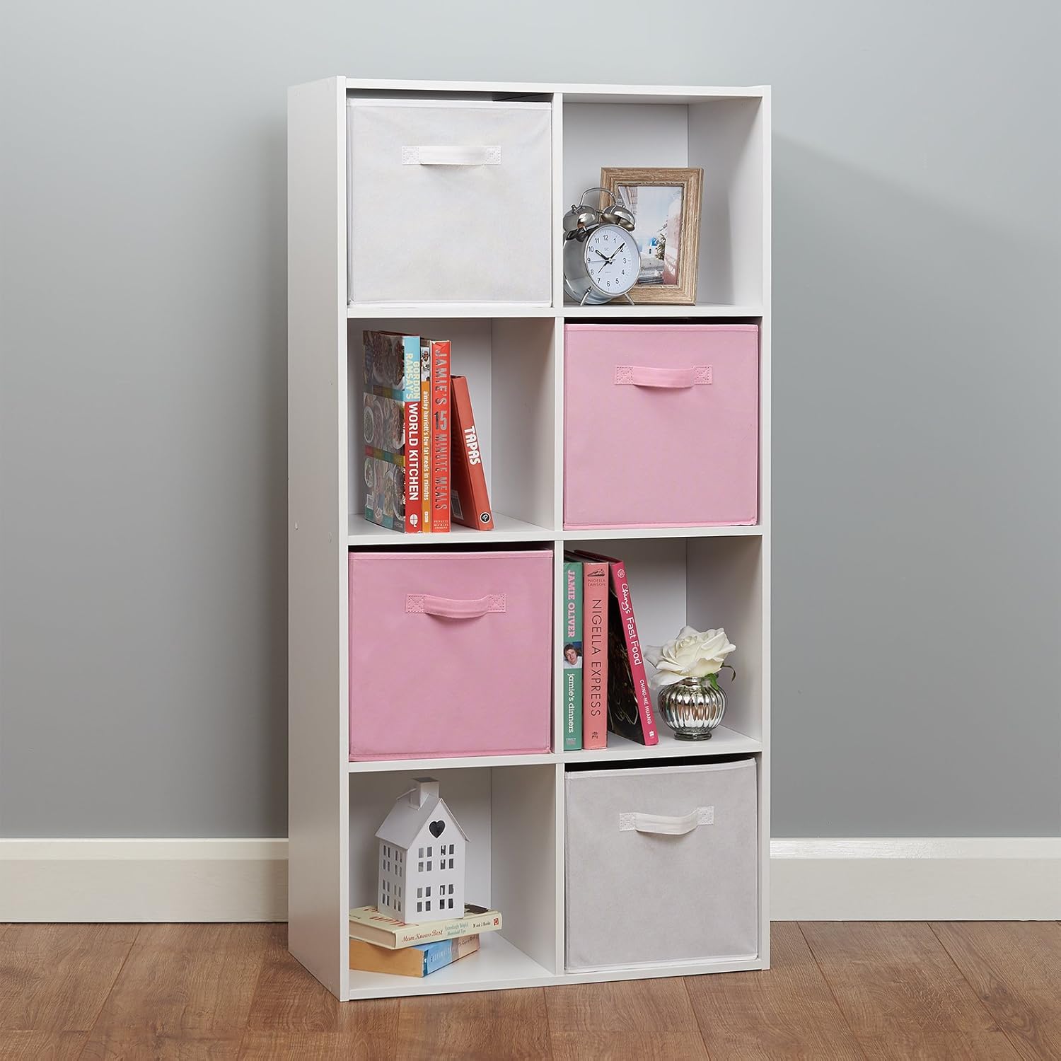 Roost Würfelregal in Weiß mit 8 Fächern – Mit Körben in Weiß & Rosa