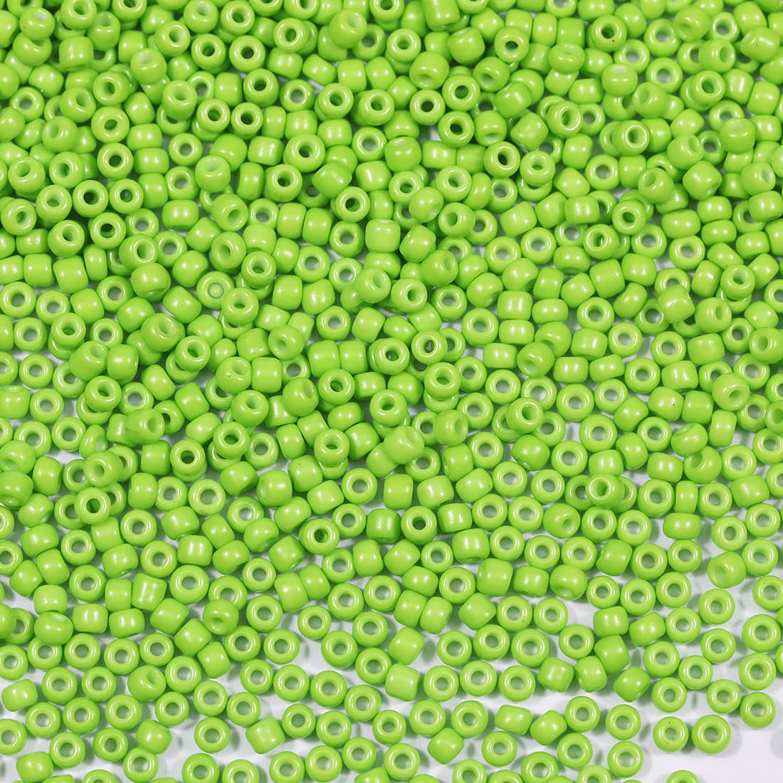 Bala&Fillic Apple Green Color 3mm Seed Beads About 3600pcs/100Grams in Bag, 8/0 Glass Craft Beads for Making Bracelet Necklace Earring(Apple Green)