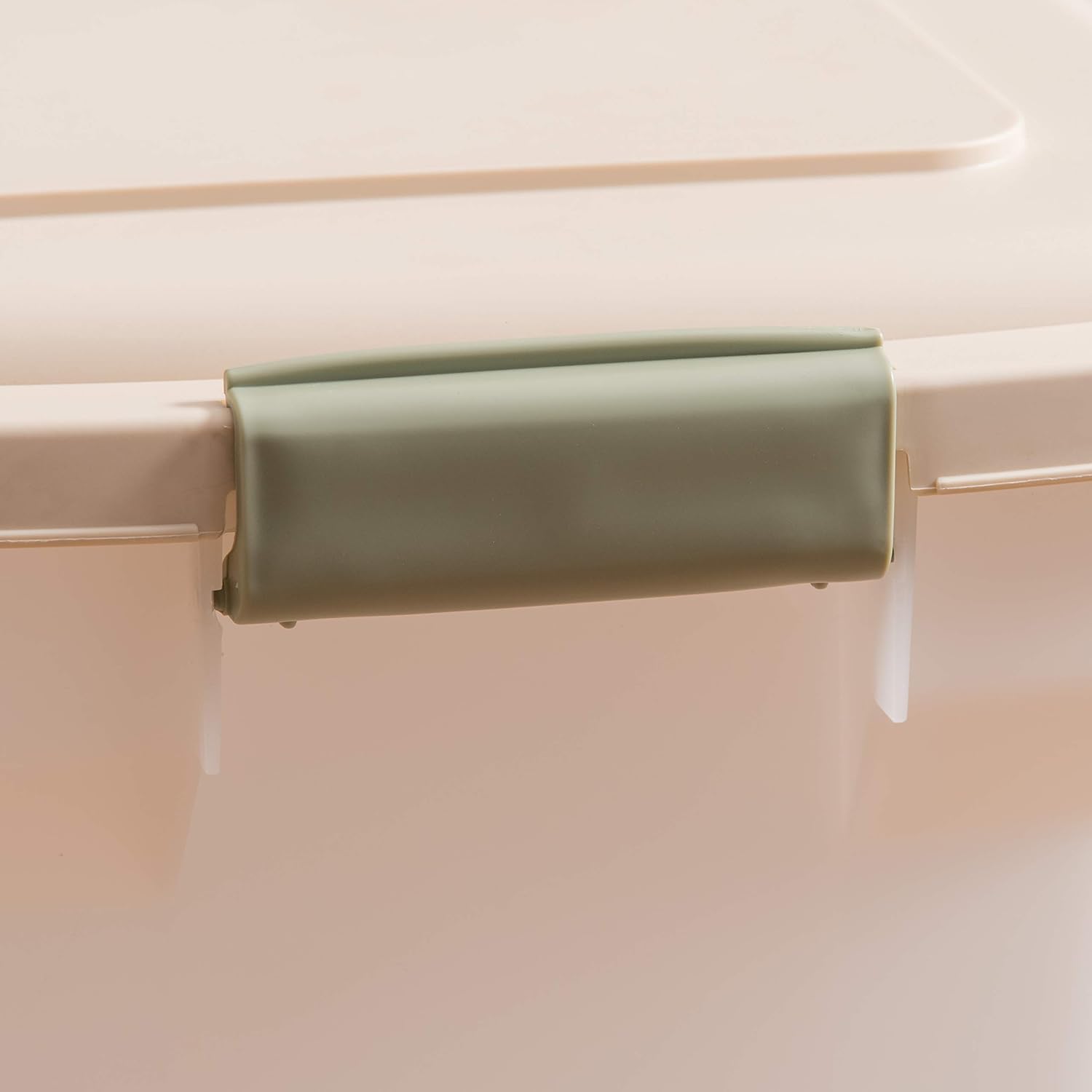 IRIS USA 55 Quart Airtight Pet Food Container, Almond NMP-L, Natural/Almond (300674) : Pet Supplies