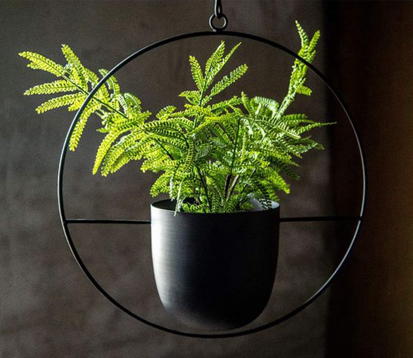 RISEON Boho Black Metal Plant Hanger,Metal Wall and Ceiling Hanging Planter, Modern Planter, Mid Century Flower Pot Plant Holder, Minimalist Planter for Indoor Outdoor Home Decor (Style A): Kitchen & Dining