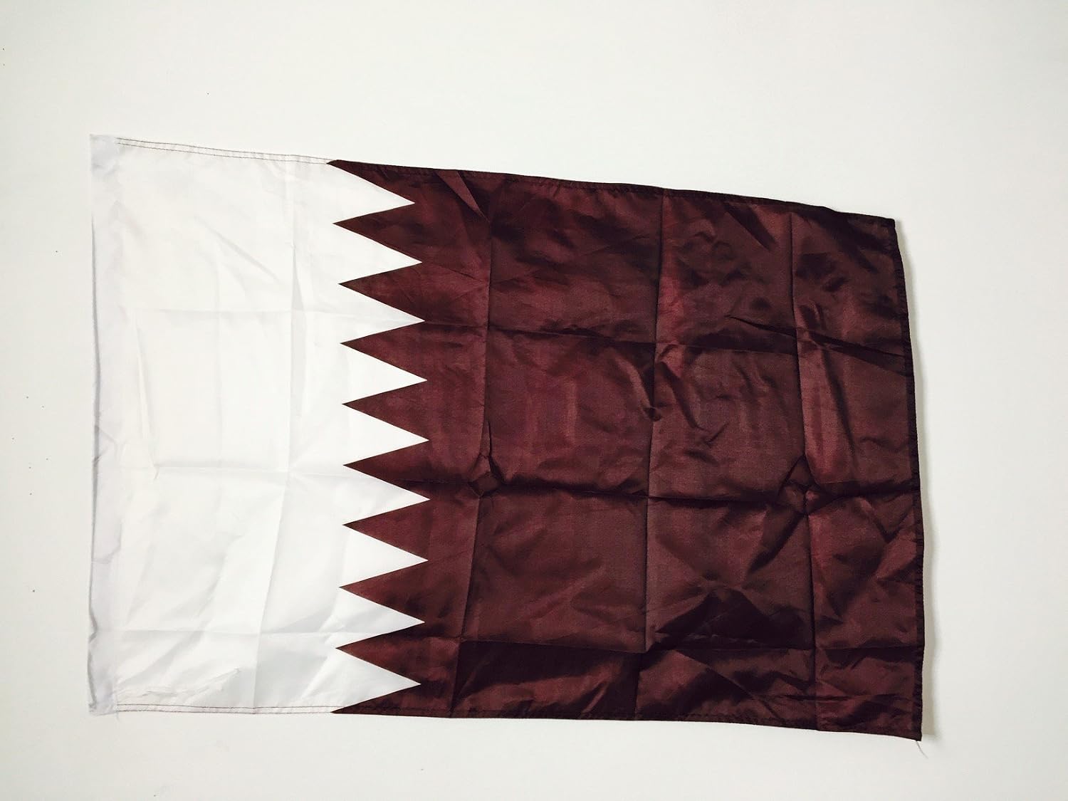 AZ FLAG - Qatar Flag - 2x3 Ft - Qatari Banner with Sleeve - 100% Polyester - Fade Resistant - Vivid Colors - 2' x 3' Feet - 90x60 Cm