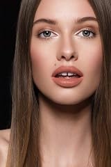 Maybelline Moisture Whip Lipstick Toffee Cream Lip Colour - Shade 38 view 2