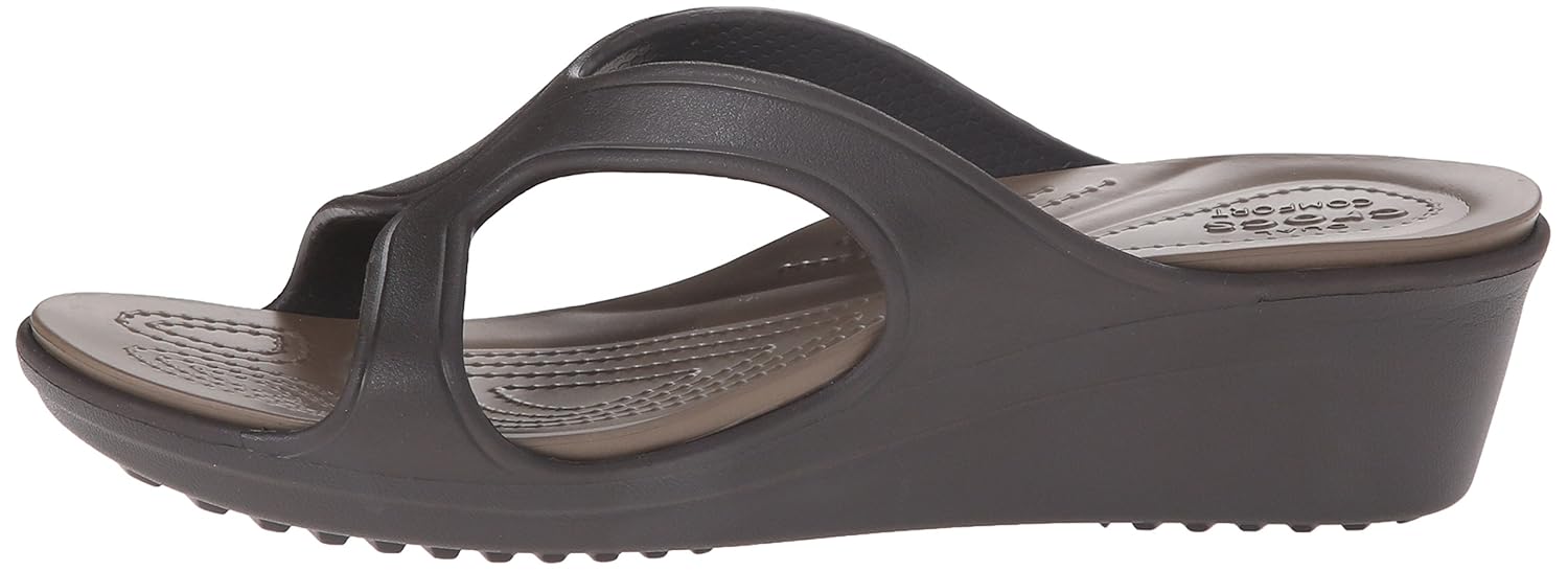 crocs women's fashion sandals