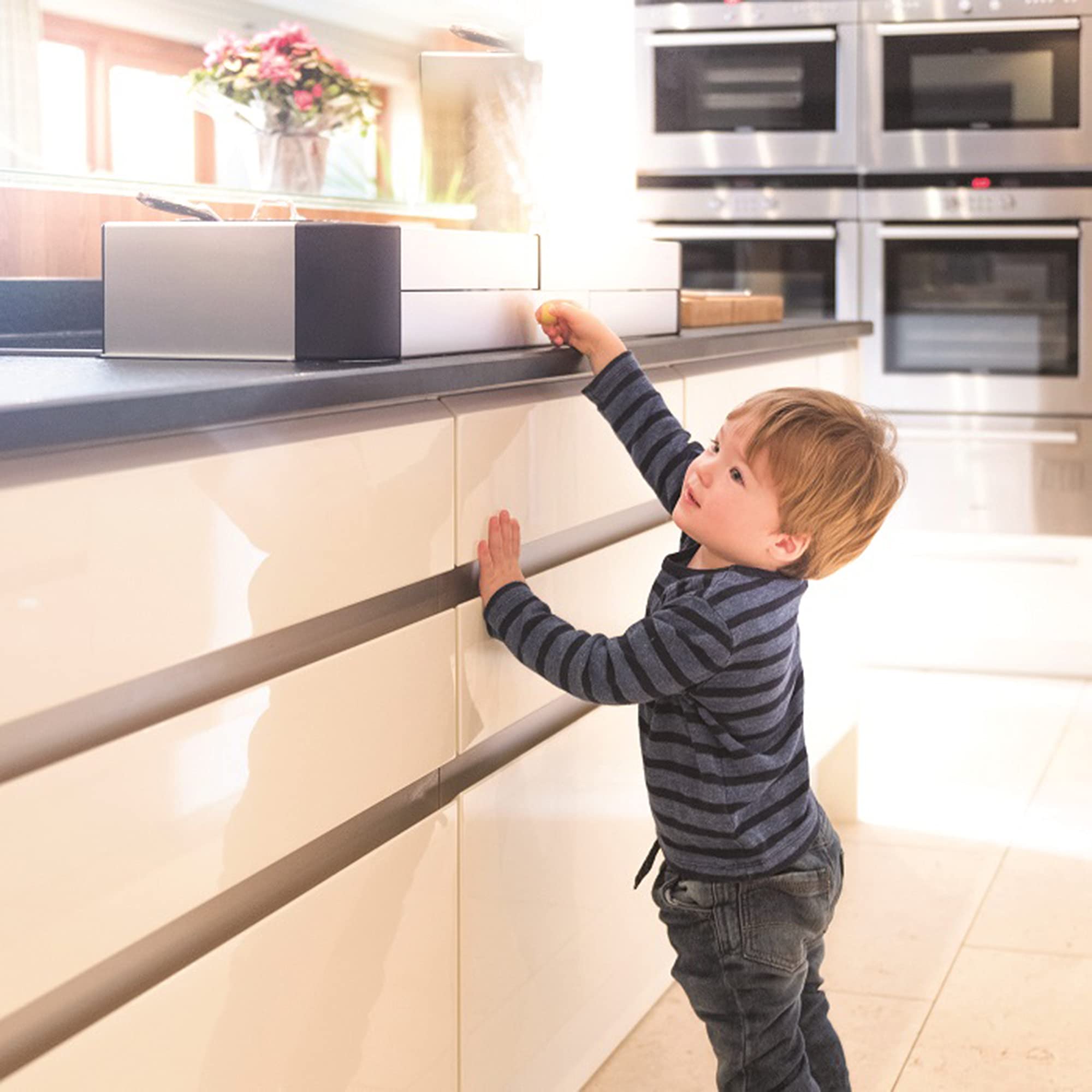 Qdos Safety Adhesive Aluminum Stove Guard - Complements Modern Kitchen Designs - Fits Cooktops & Most Freestanding Stoves - Protects from Front & Sides - Easy to Install - Quick Removal for Cleaning