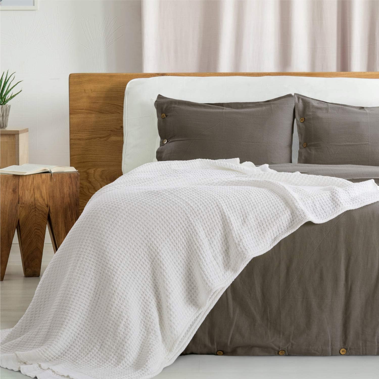 Bedsure 100% Cotton Thermal Blanket - 405GSM Premium Breathable Blanket in Waffle Weave for Home Decoration - Perfect for Layering Any Bed for All-Season - Full/Queen Size (90 x 90 inches), White: Home & Kitchen