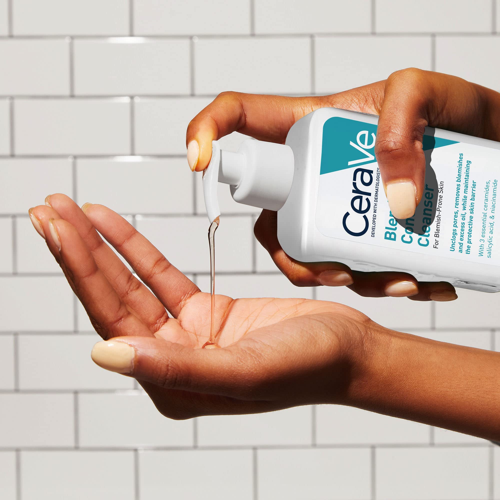 CeraVe Blemish Control Face Cleanser with 2% Salicylic Acid & Niacinamide for Blemish-Prone Skin 236ml