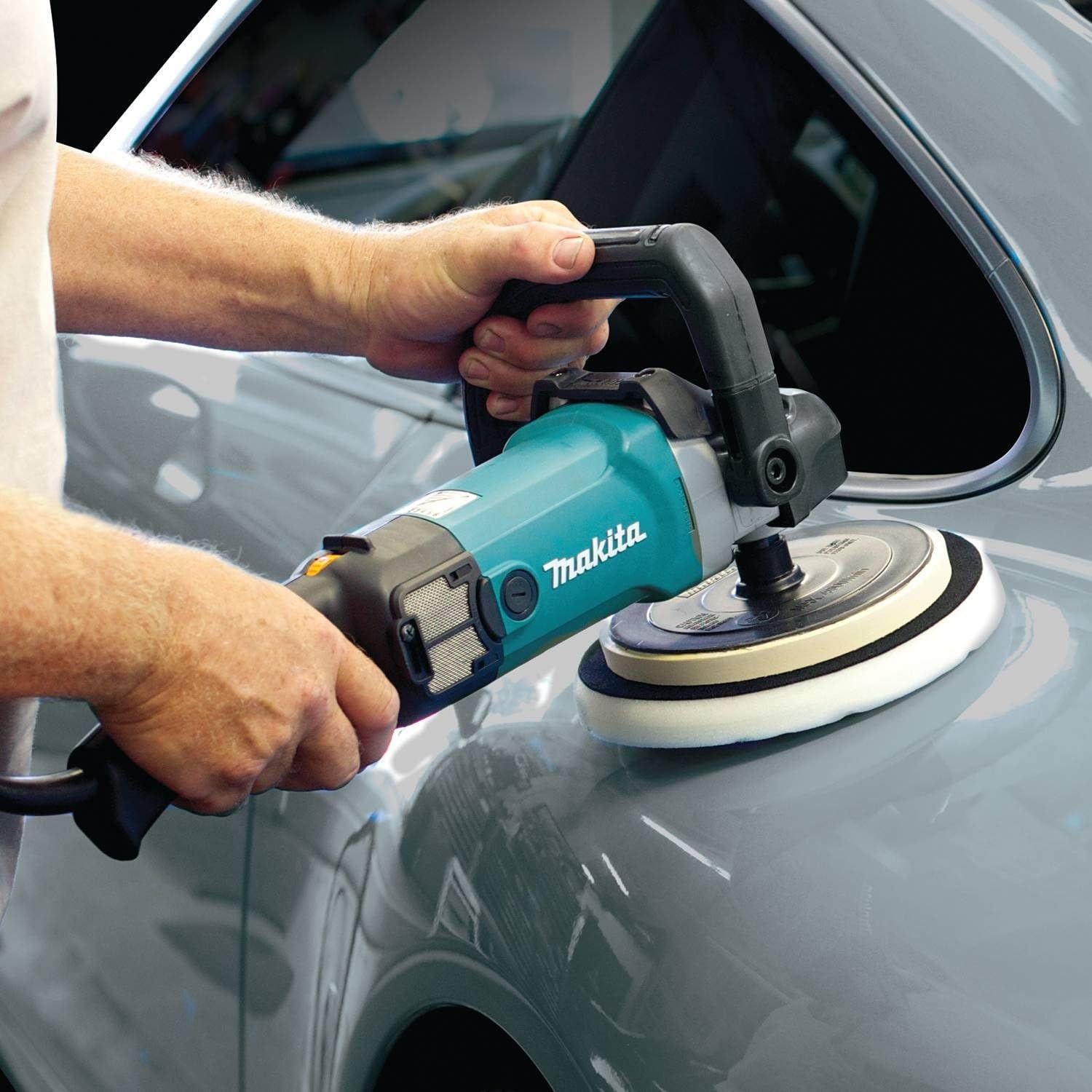 Makita 9237CX3 Makita 7" Polisher, 10 AMP, 600-3, 000 RPM, var. spd., loop handle with foam pad and bag, - - 
