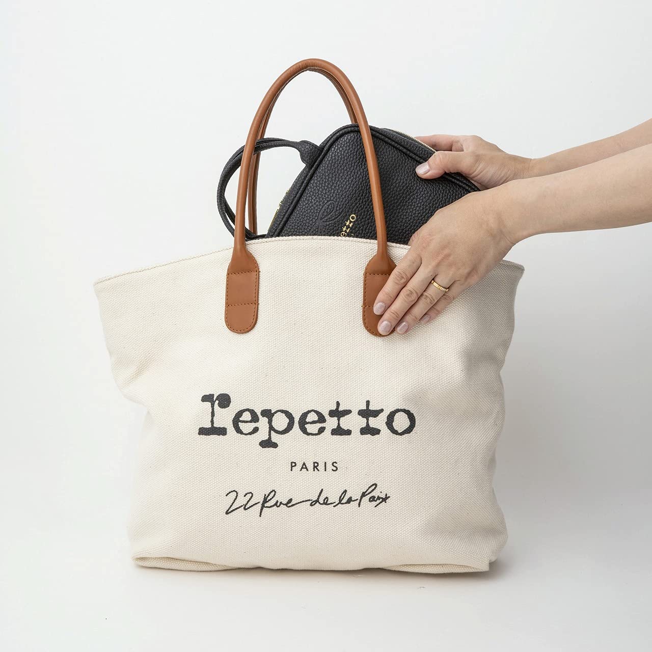 【レペット ムック本付録】マルチポーチ2点セット(ブラック) 2021年9月7日発売