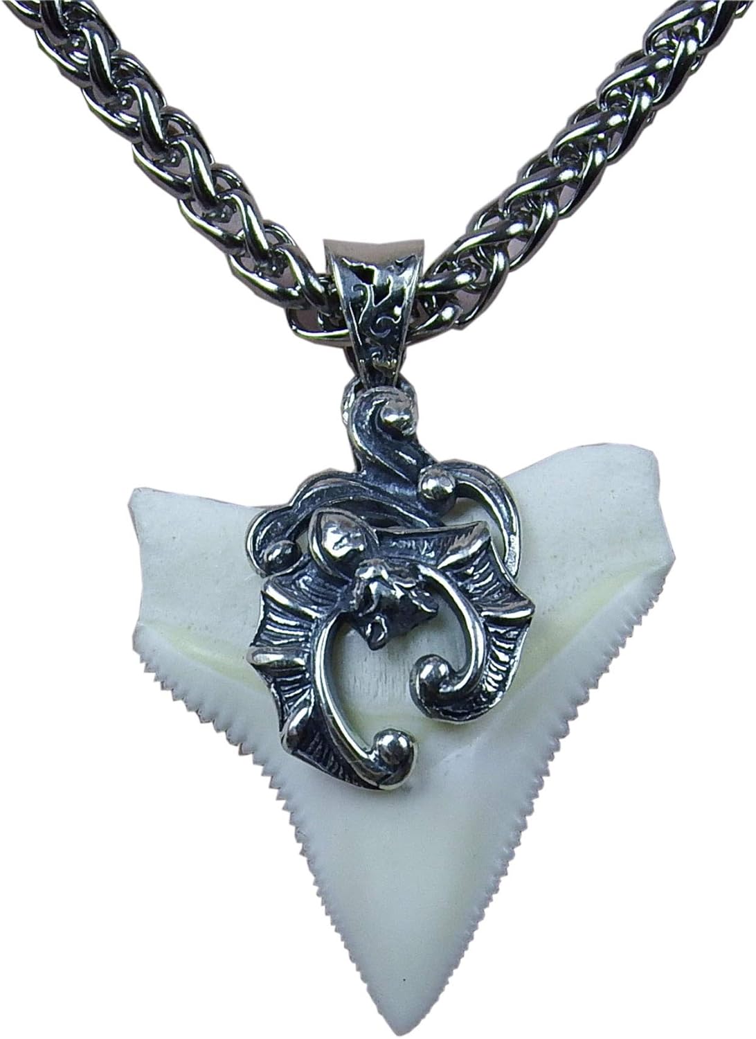GemShark Large Shark Tooth Necklace for Men Beach Ocean Surf Jewelry Animal Tooth Designed Vintage Bat