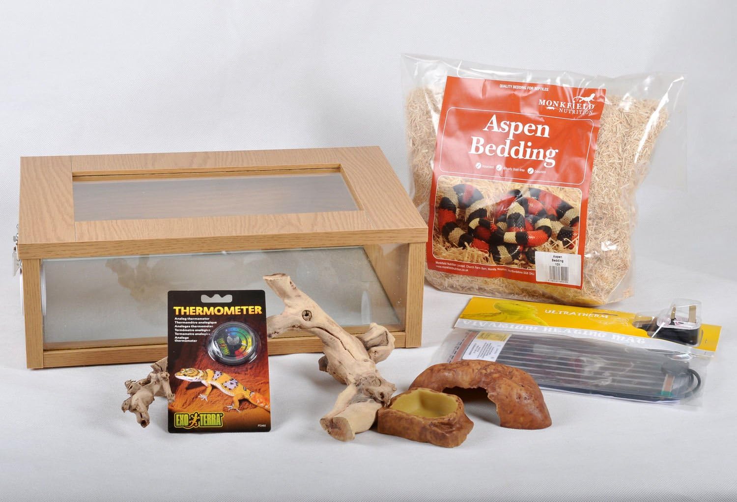 The Pet Express Corn Snake Starter Kit - Oak Vivarium (18")