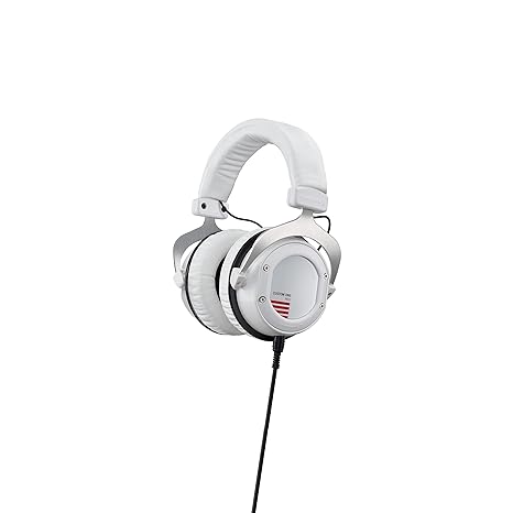 beyerdynamic Custom One Pro Plus 16 Ohm Over-Ear-Kopfhörer in weiß. Geschlossene Bauweise, kabelgebunden, einstellbarer Sound