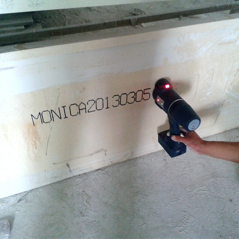 Gt250p 16 Msg Hand Held Ink Jet Printer 16 Messages Bluetooth Indoor Outdoor Up To 2 Size Font Amazon Ca Industrial Scientific