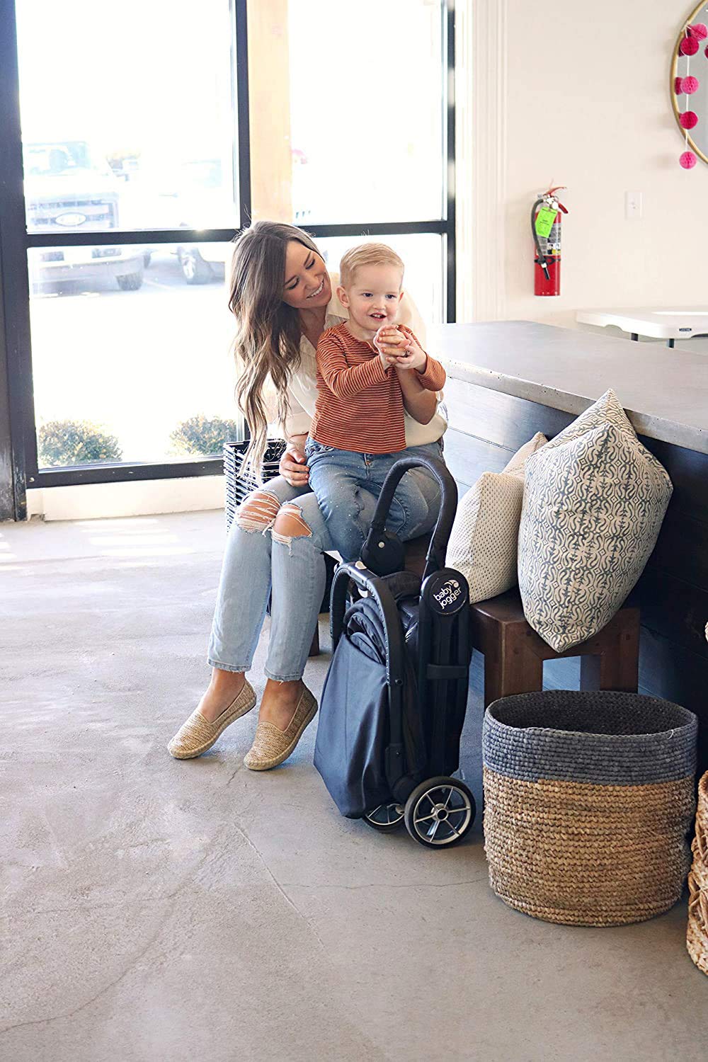 Baby Jogger City Tour 2 Ultra-Compact Carry-On Approved Travel Stroller in Pitch Black Lightweight Easy Fold Ideal for Traveling and Everyday Adventures