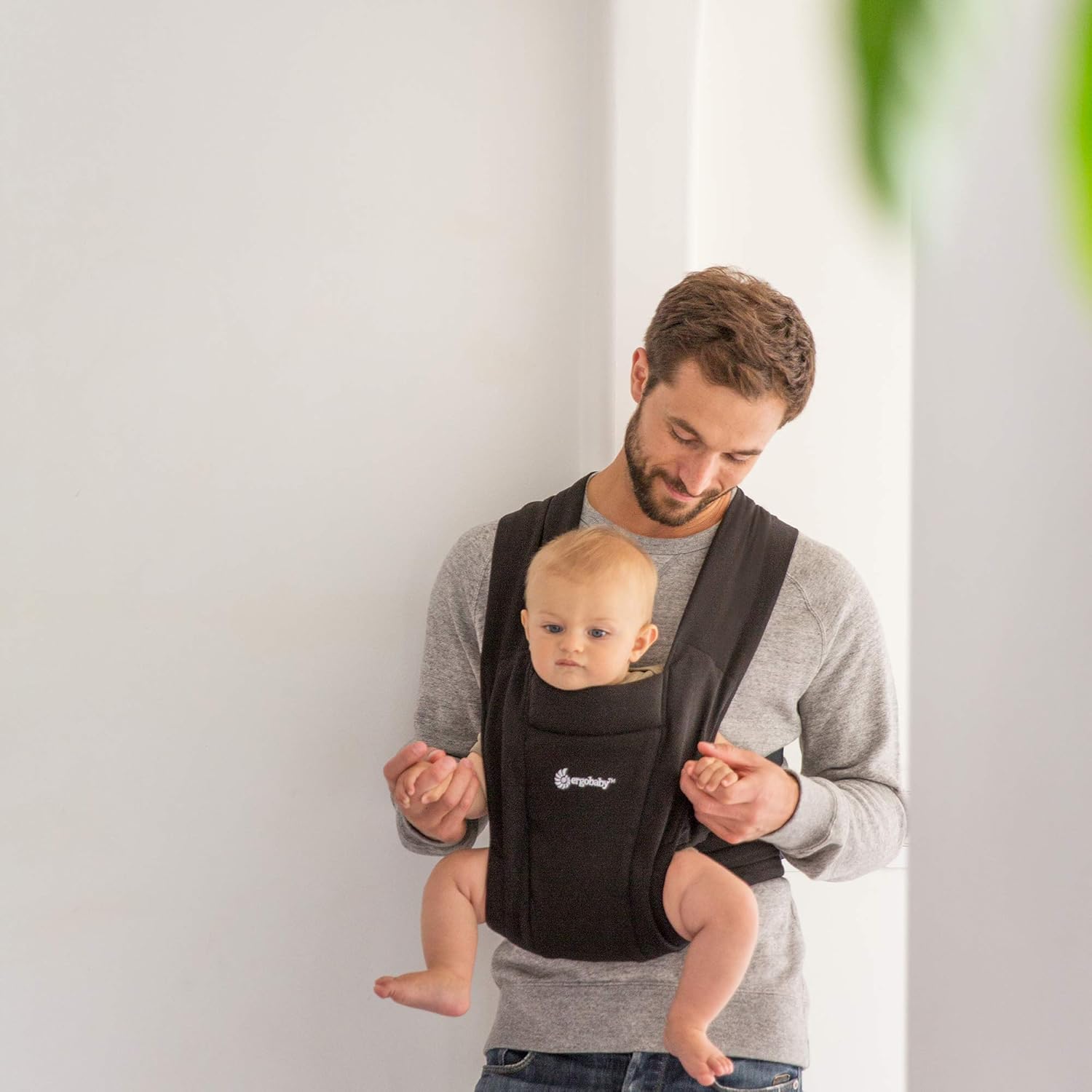 ergobaby embrace baby carrier
