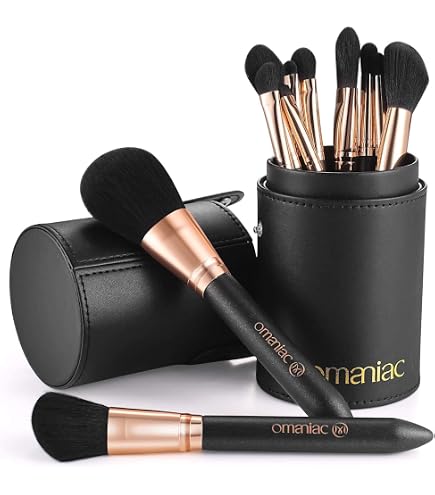 Amazon.com: MAC Brush Of Snow Essential Brush Kit : Beauty
