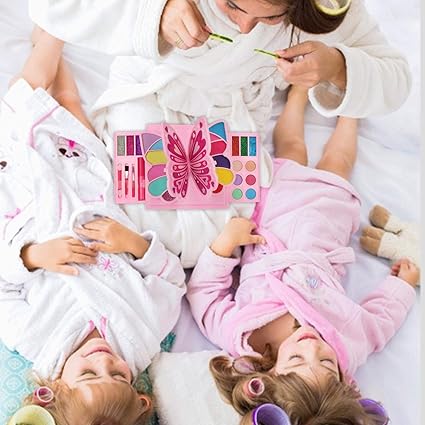 Amazon Co Jp メイクセット女の子 おもちゃ 子供用メイクアップ リップスティック ブラシ付き クリスマスプ 誕生日 プレゼント ホーム キッチン