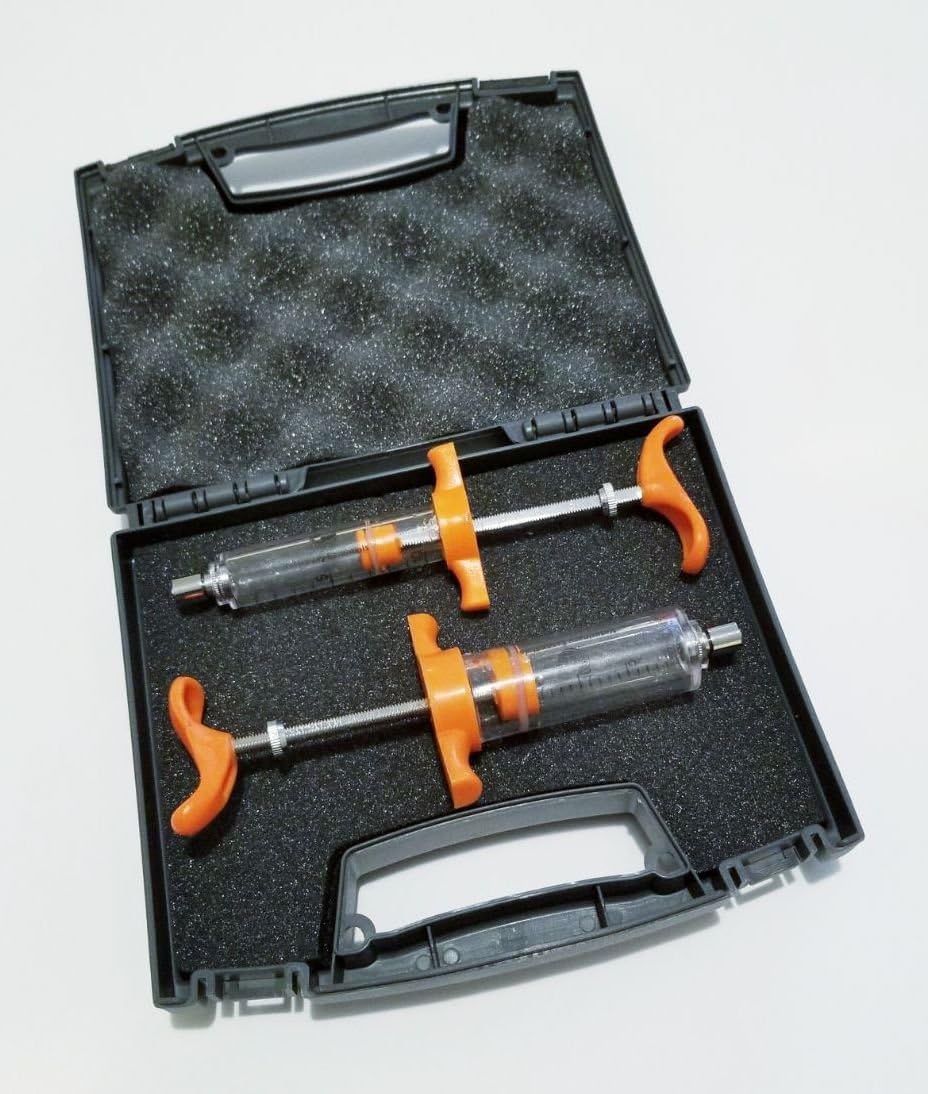 2 PCS Dose Syringe 20mL, 30mL Unbreakabl​e Plastic Barrel Luer Lock Livestock Veterinary + Protective Locking Carrying Case