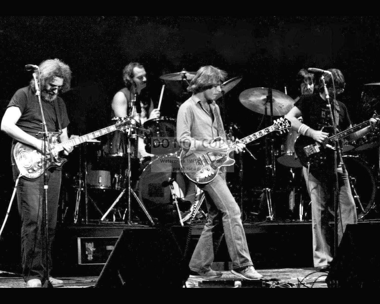 bucraft The Grateful Dead in Concert Jerry Garcia BOB Weir - 8X10 Photo (FB-445)
