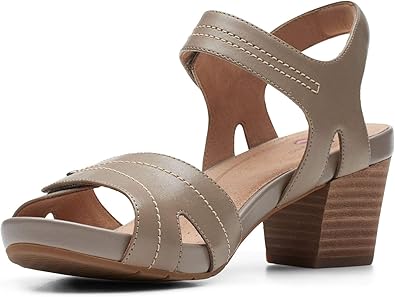 clarks ladies sandals amazon