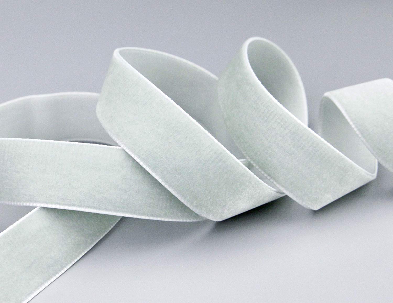 finemark 3 m x 16 mm Elastic Velvet Ribbon Grey (702) Velour Stretch Band Extremely Stretchy Light Grey One Sided Velvet 20% Elastane for Sewing