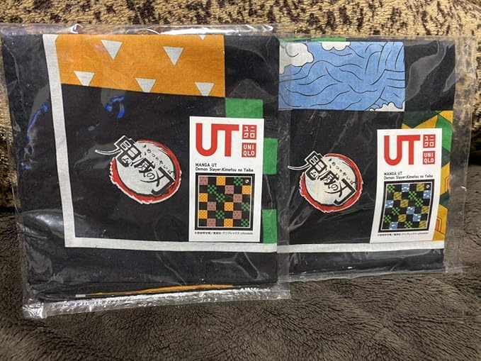Amazon Co Jp ユニクロ 鬼滅の刃 バンダナ 2種類セット ノベルティ ハンカチ ホビー