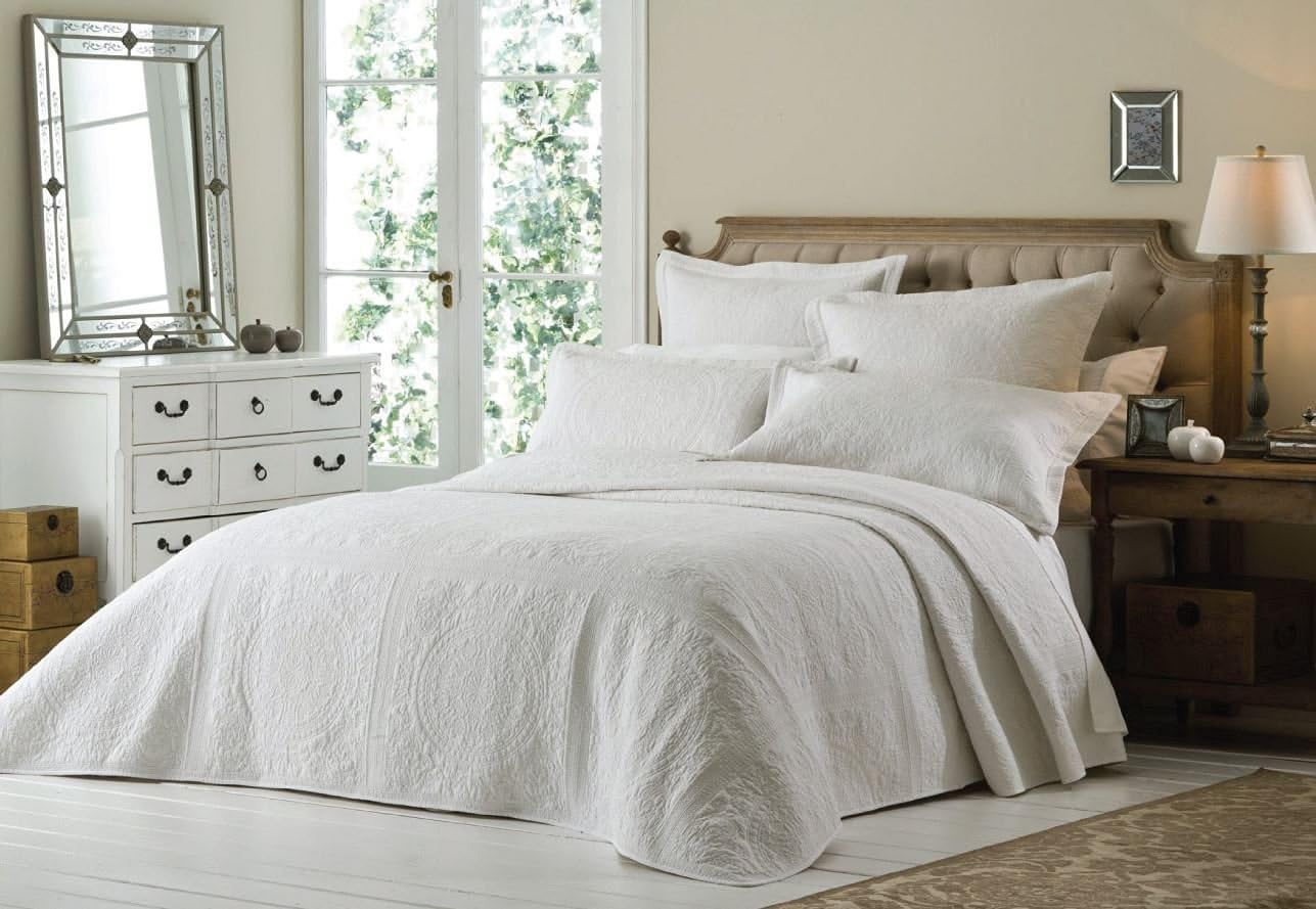 Versailles Bedspread and 2 Pillowshams Luxury Bedding Throw-Over Set, White, Super King