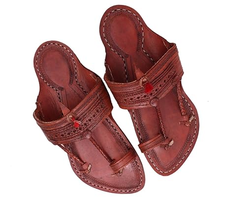 kolhapuri chappal man
