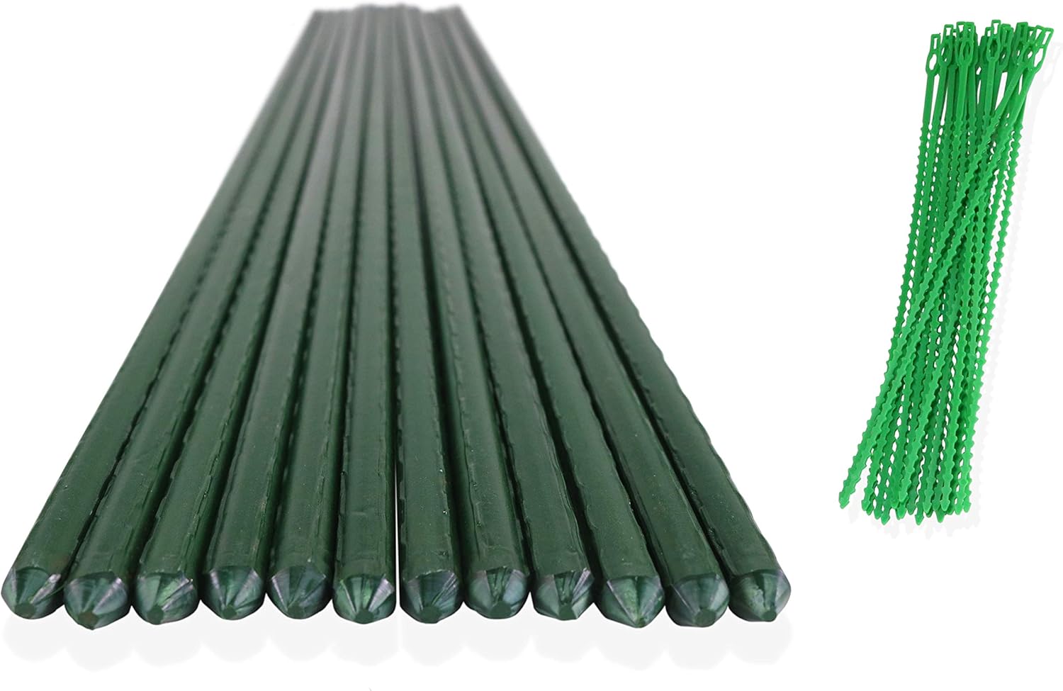 ClausHavn Pack of 12 Green Plastic Coated Metal Garden ClausHavn Pack of 12 Green Plastic Coated Metal Garden