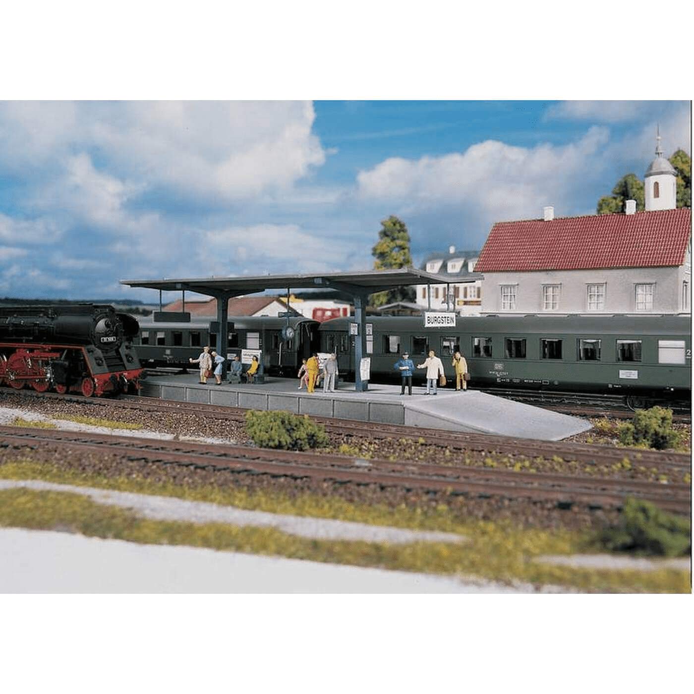 Piko 61821 – Bahnsteig Castle Stein