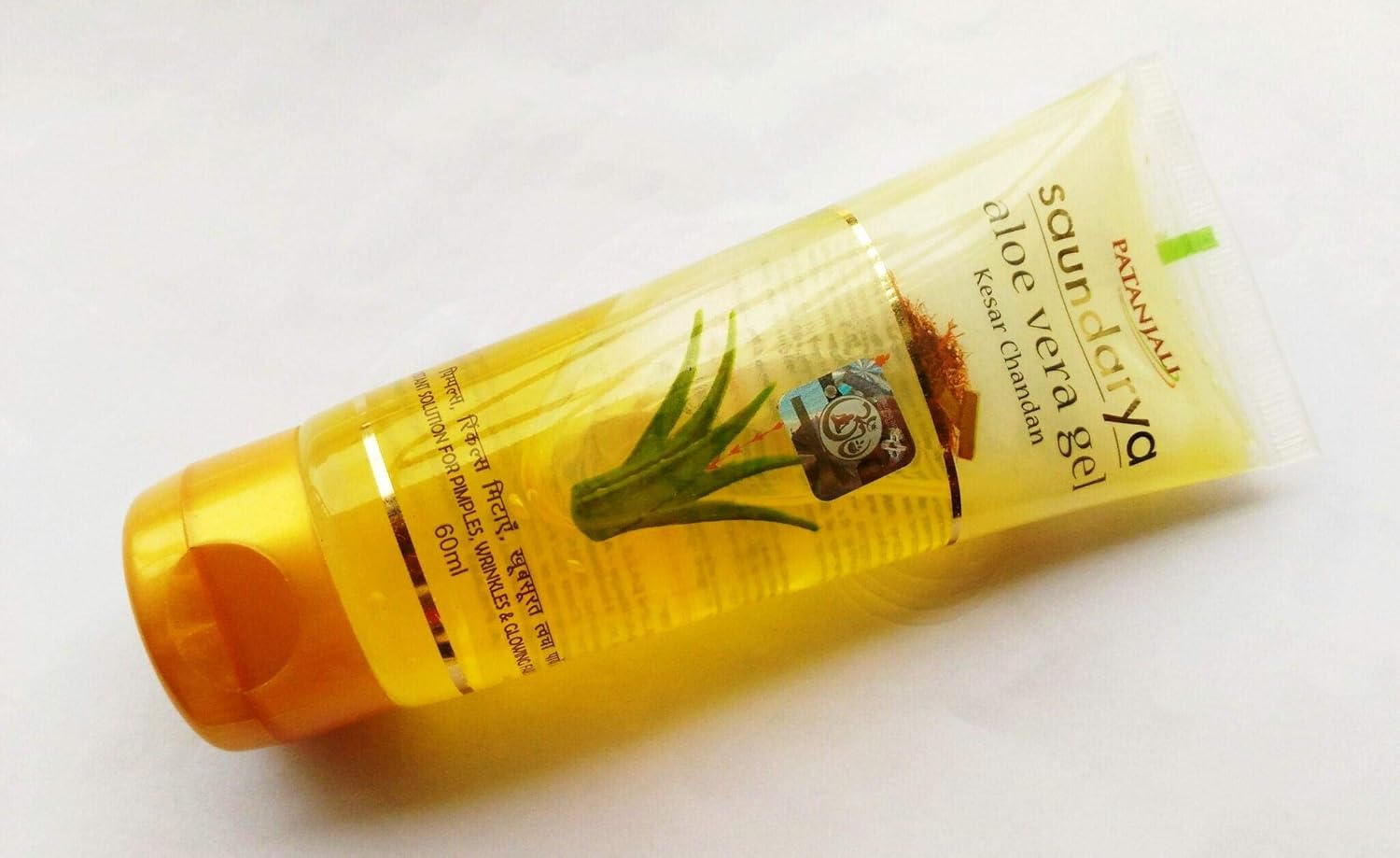 patanjali kesar chandan face wash