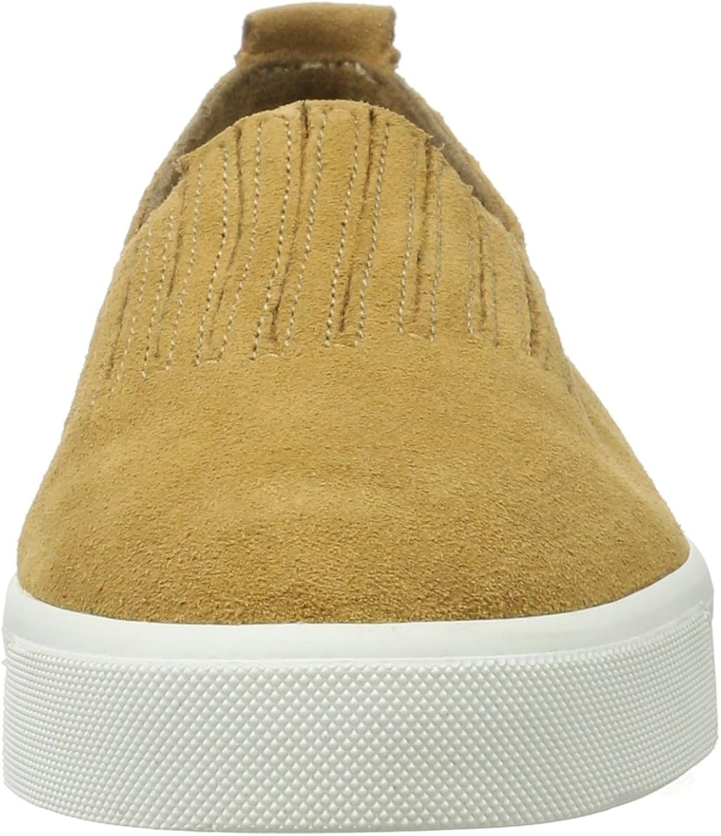 minnetonka gabi slip on