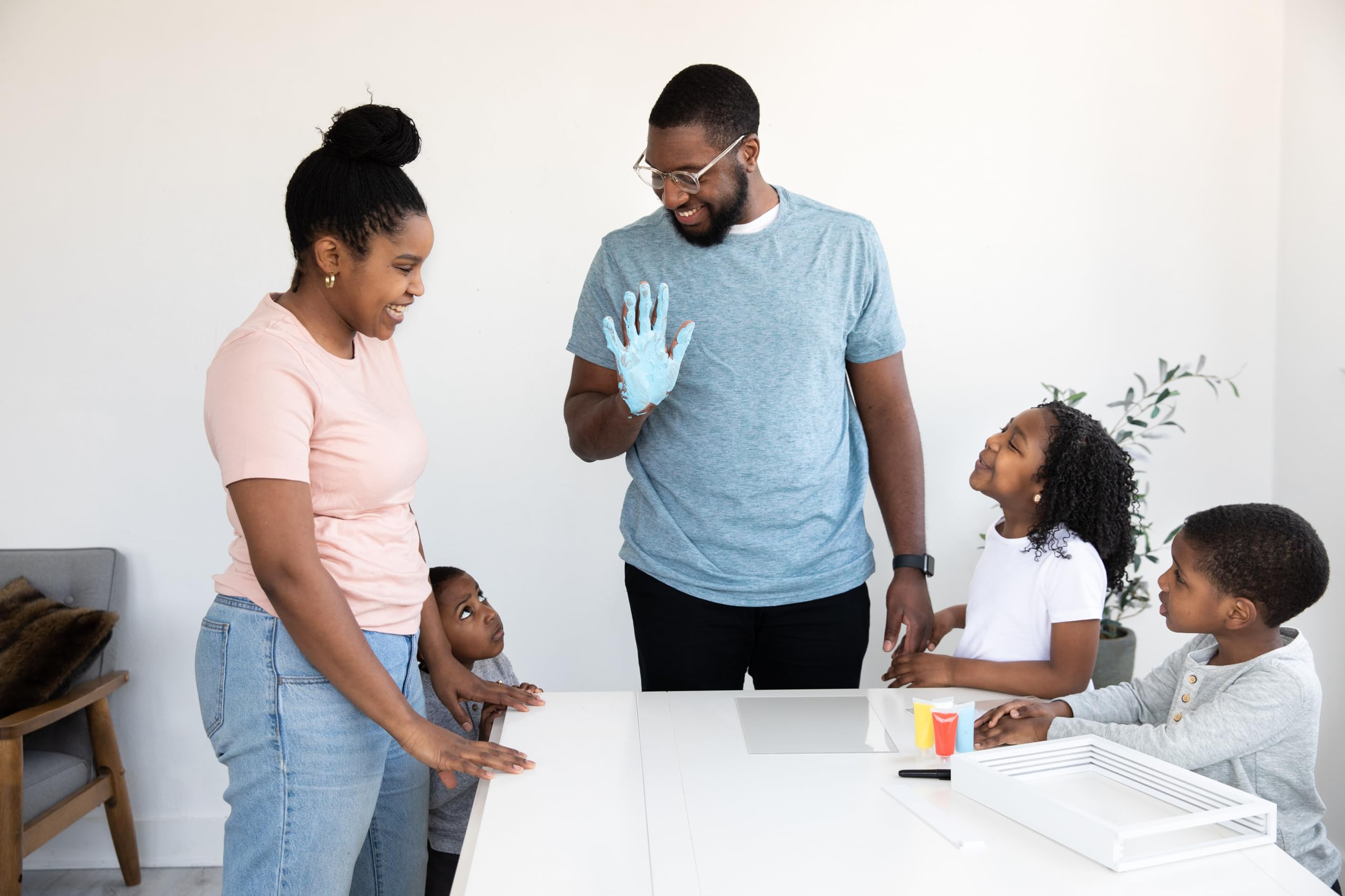 Pearhead Clear Family Handprint Frame, DIY Art Print Keepsake, Home Decor, Gift for New and Expecting Parents, 4 Paint Colors Included