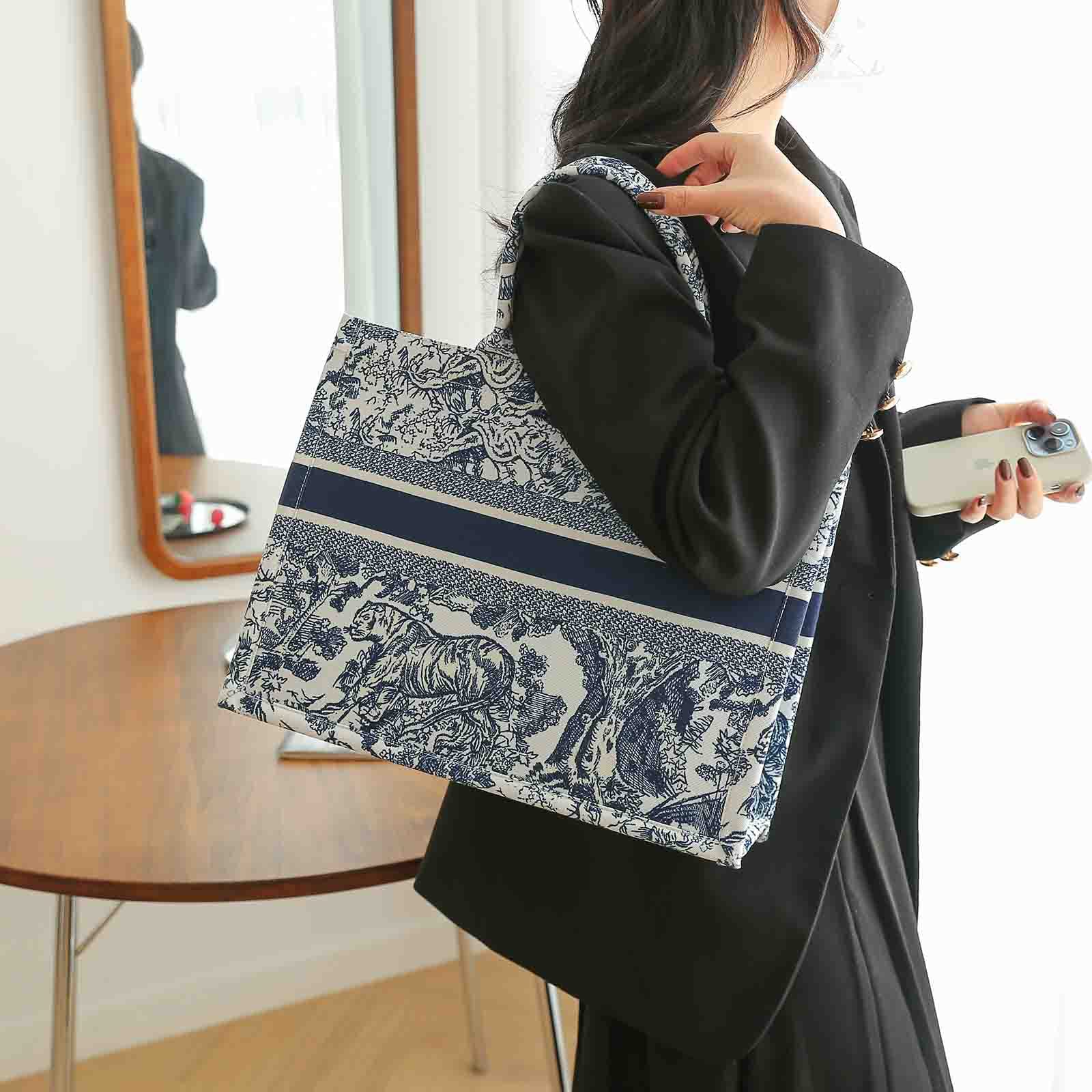Fashion luxury tote bag cotton linen one shoulder handbag large capacity jacquard embroidery retro exquisite graffiti, Blue, Grande