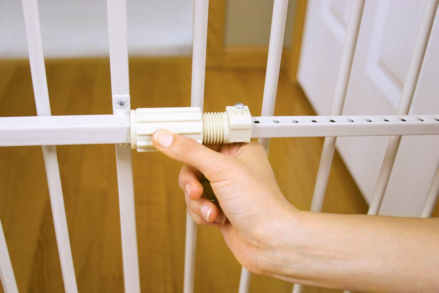 carlson tuffy expandable pet gate