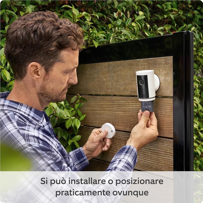 Videocamera esterna Plus a batteria (Outdoor Camera Plus Ultimo modello) Video 2K grandangolare Videocamera di sicurezza wireless fai-da-te | Prova gratuita di 30 giorni piano d'abbonamento Ring