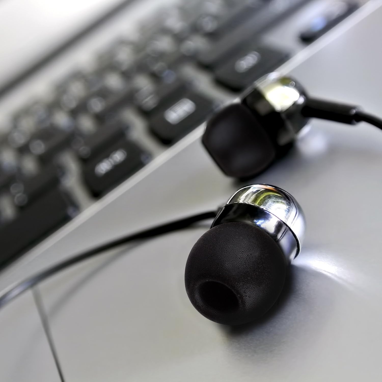 Xcessor FX4.9 Round (M) 4 Pairs of Memory Foam In Ear Earphone Tips. Replacement for Silicone Earbuds. Compatible with Most popular In-Ears Headphones with Internal Size of 5-7mm. Medium Size - Black - Image 5