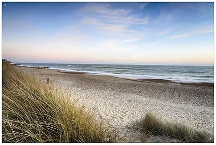 Wallario Garten-Poster Outdoor-Poster - Strandspaziergang im Urlaub an der Ostsee in Premiumqualität, Größe: 61 x 91,5 cm, fü