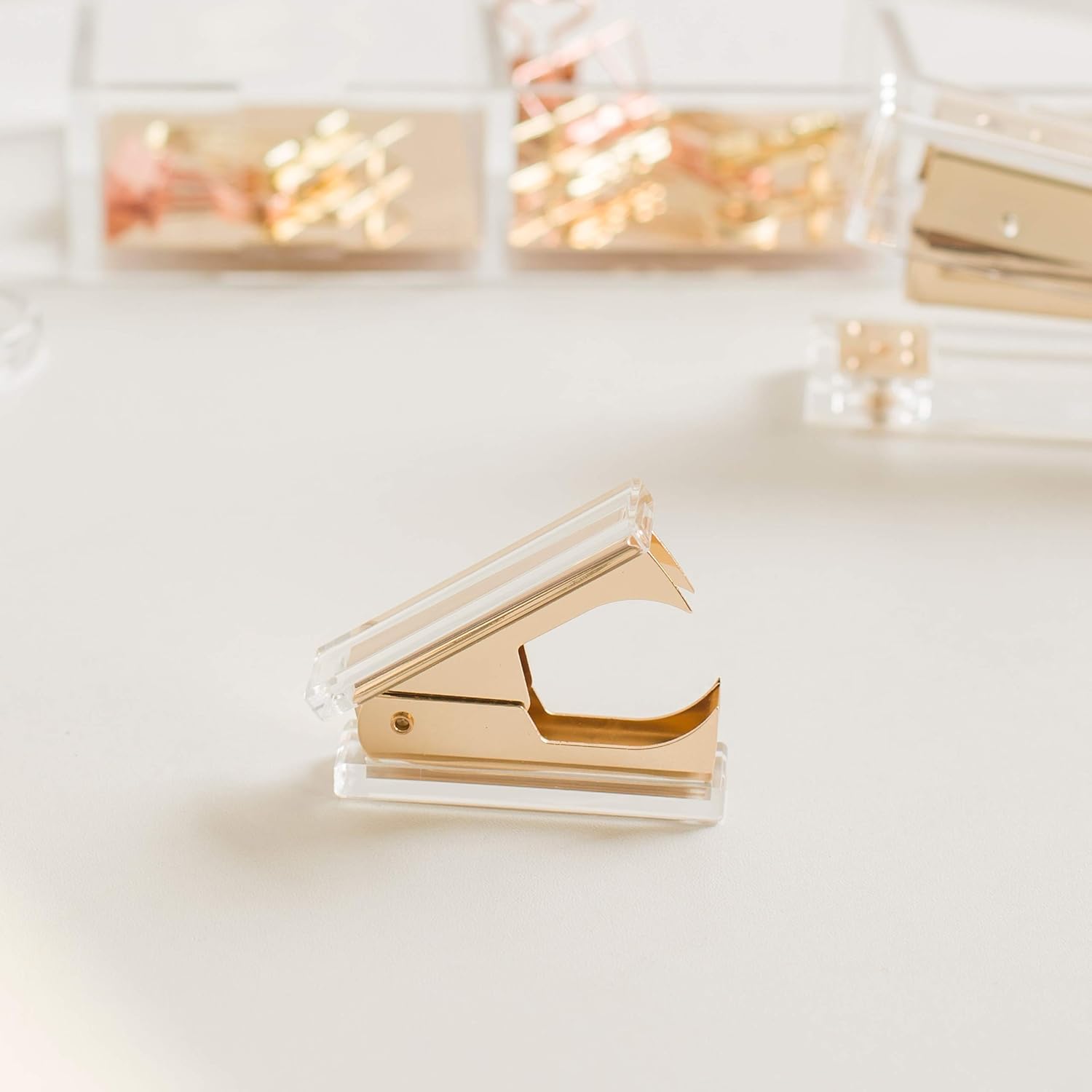 SIRMEDAL Chic Ultra Clear Acrylic and Gold Staple Remover for Office School Home, Desk Accessories. : Office Products