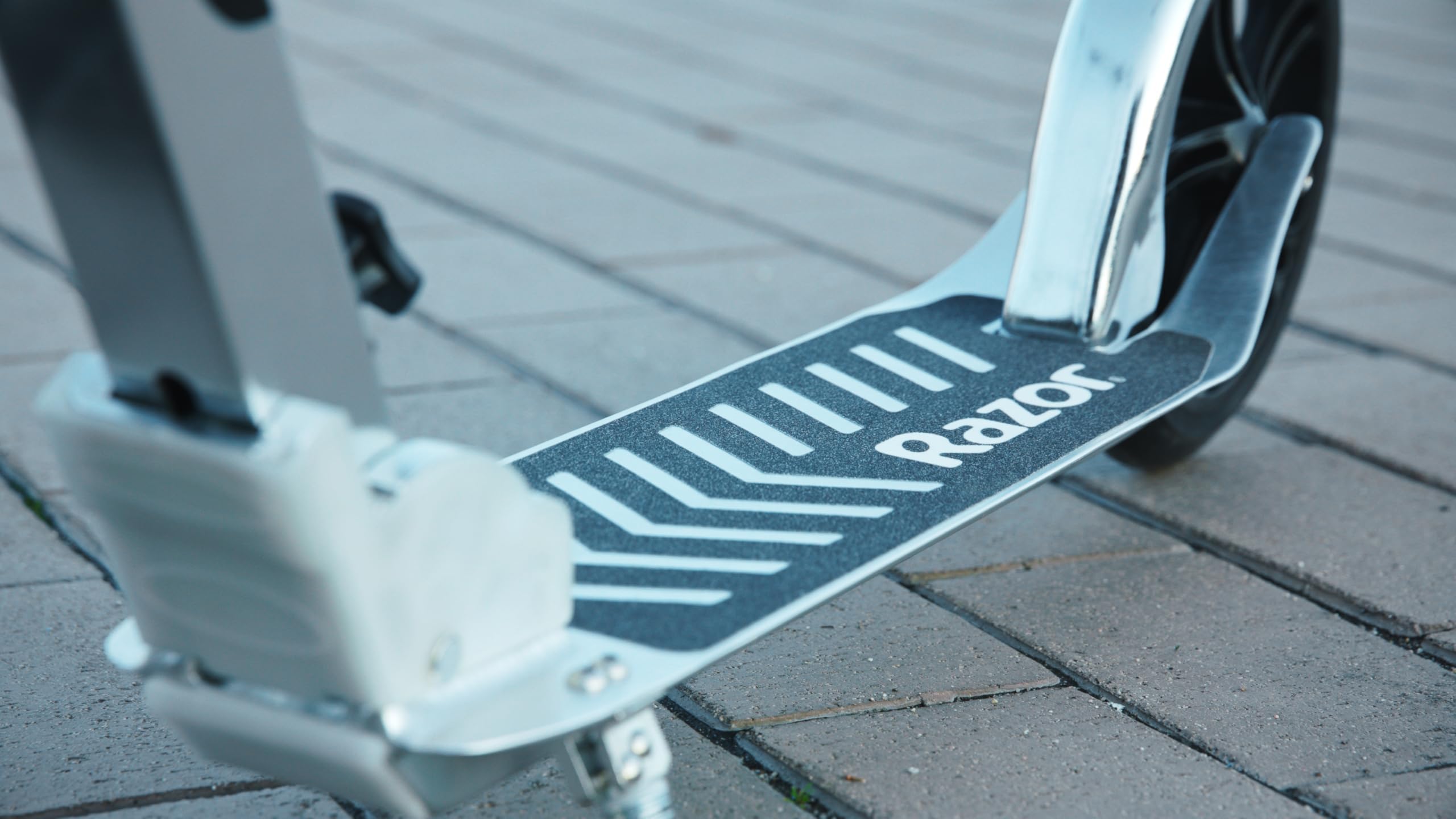 Razor A5 DLX Kick Scooter for Kids Ages 8+ - 8