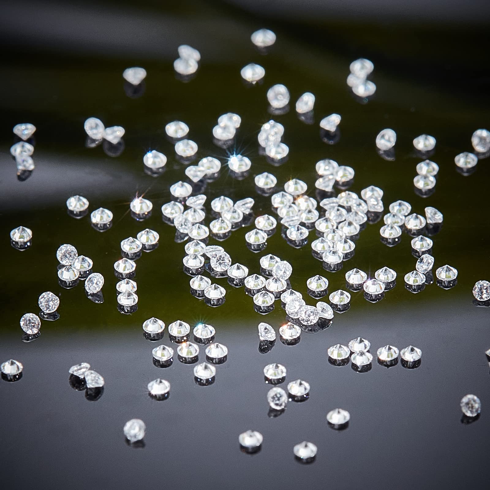 PH PandaHall Clear Cubic Zirconia Stone, 2000pcs 1mm Grade A Faceted CZ Diamante Rhinestone Gems Small Zirconia Cabochons with Pointed Back Cabochons for Ring Earring Bracelet Nail Art Jewelry Making